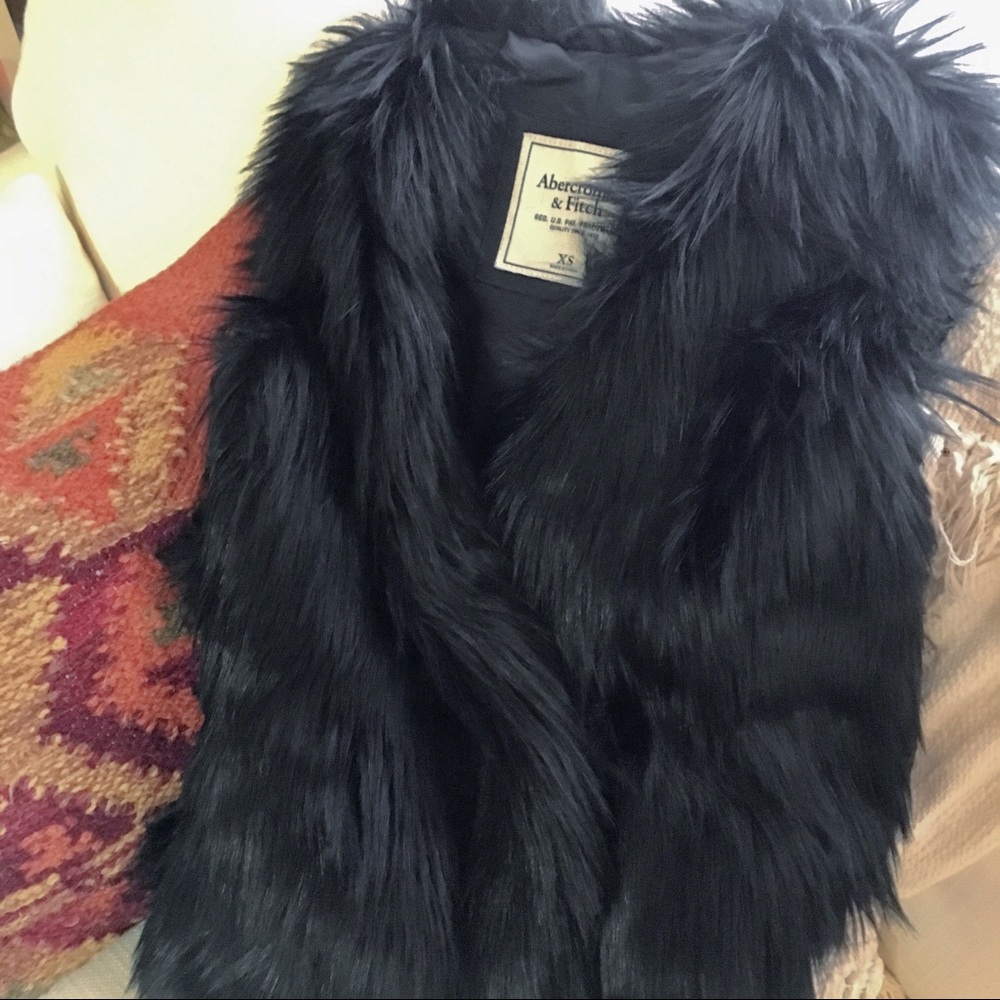 Abercrombie Faux Fur black vest